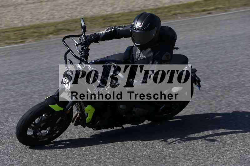 /01 02.04.2026 MAZ ADR/Gruppe gelb Gruppe gruen/81